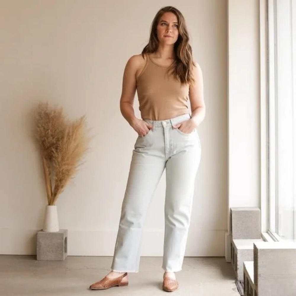 Esby Hayley High Rise Straight Leg Denim in Sun Faded Light Blue Jeans 32